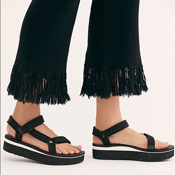 teva flatform mesh